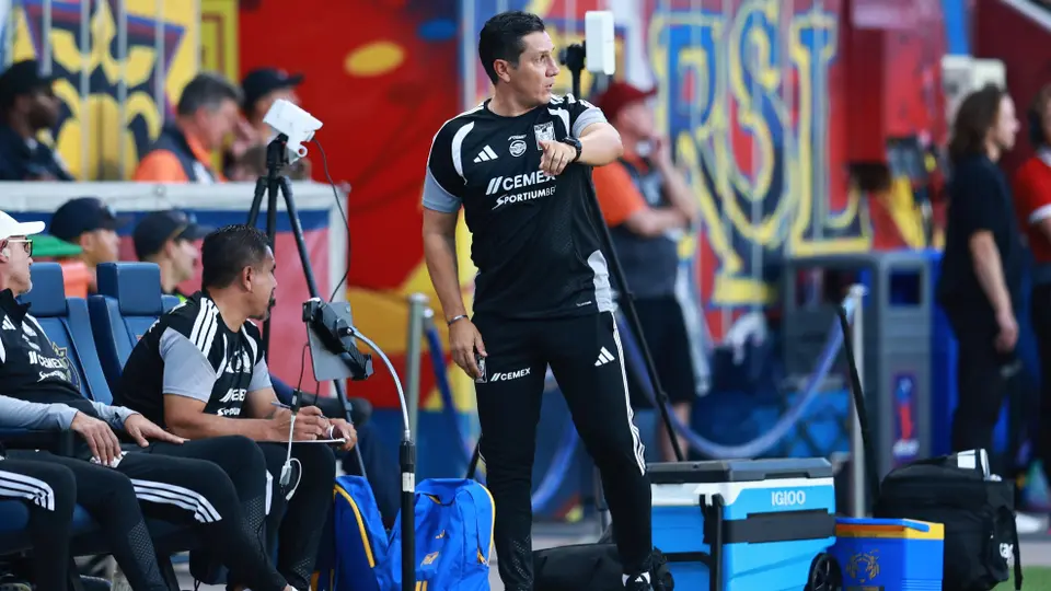 Elizondo evita polémica por expulsiones de Nahuel y Lainez ante Vancouver