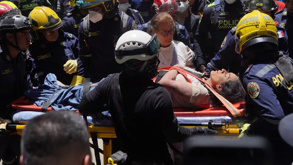 El pueblo colombiano lo que necesita es gente con experiencia en rescate / AP