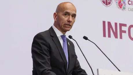 ¡Cámara! Intentan asaltar a Salvador Guerrero Chiprés, titular del C5; escoltas disparan