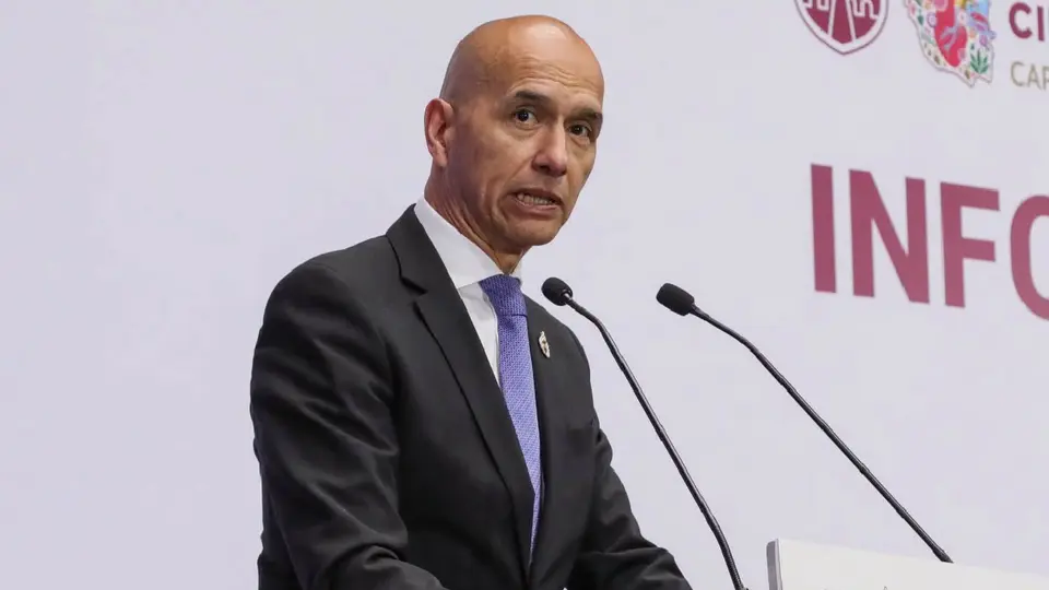 ¡Cámara! Intentan asaltar a Salvador Guerrero Chiprés, titular del C5; escoltas disparan
