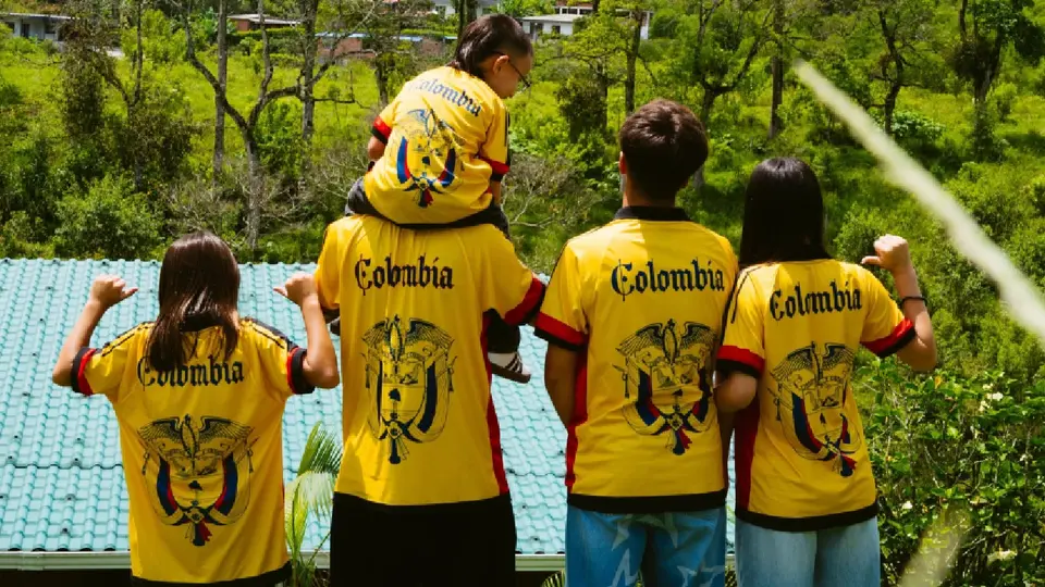 El rapero estuvo buscando a su familia después del terremoto de 7.4 / Especial