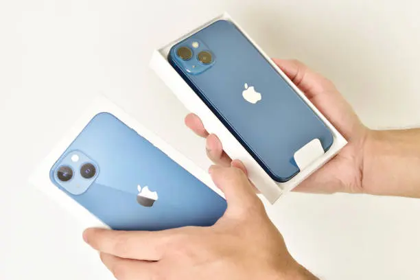 Compradores descubrieron que los equipos que adquirieron como iPhone originales no correspondían con las características de los dispositivos de Apple. / iStock