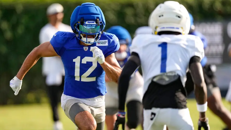 Puka Nacua en el campamento de entrenamiento de los Rams | AP