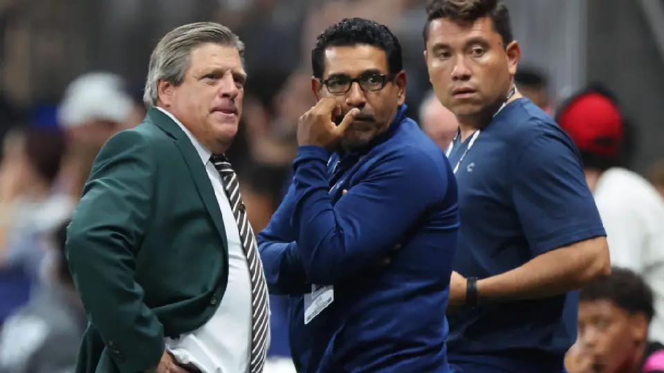 Miguel Herrera y su auxiliar Álvaro Galindo | MEXSPORT