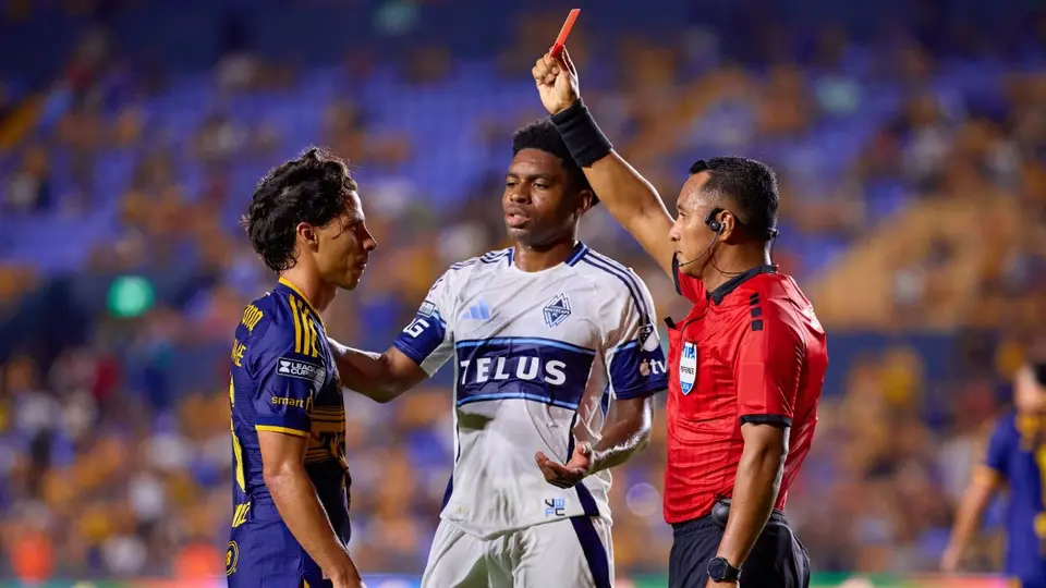 Diego Lainez, expulsado por Iván Barton en el partido de Tigres contra Vancouver Whitecaps | MEXSPORT