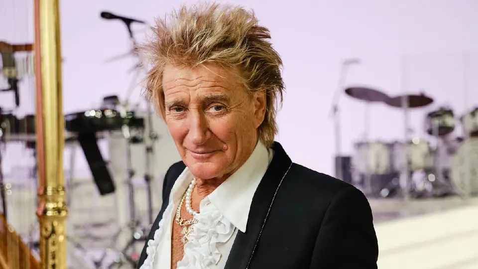 El cantante se tuvo que someter a una operación para colocarle un stent coronario / FB: @rodstewart