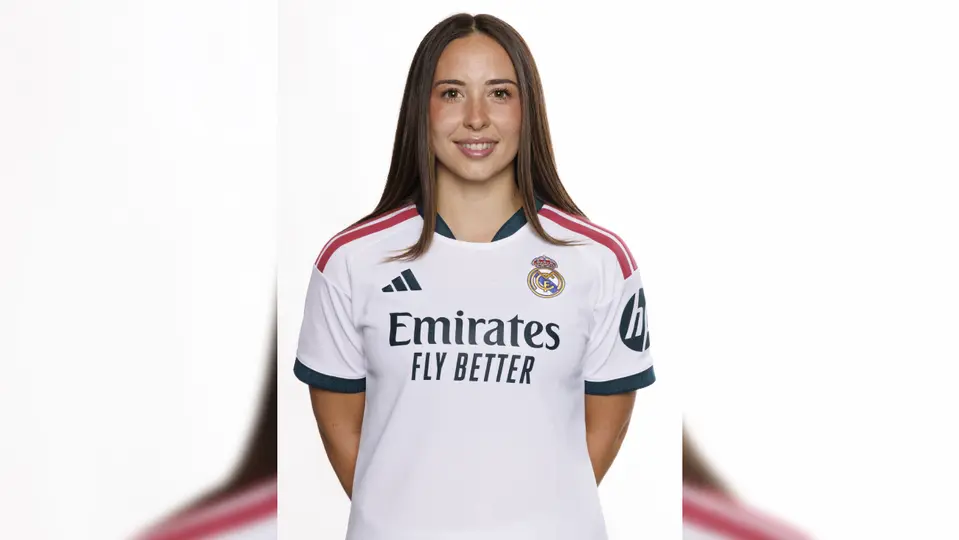 Alicia de la Cuerda García-Calvo | @A_EsparzaOteo