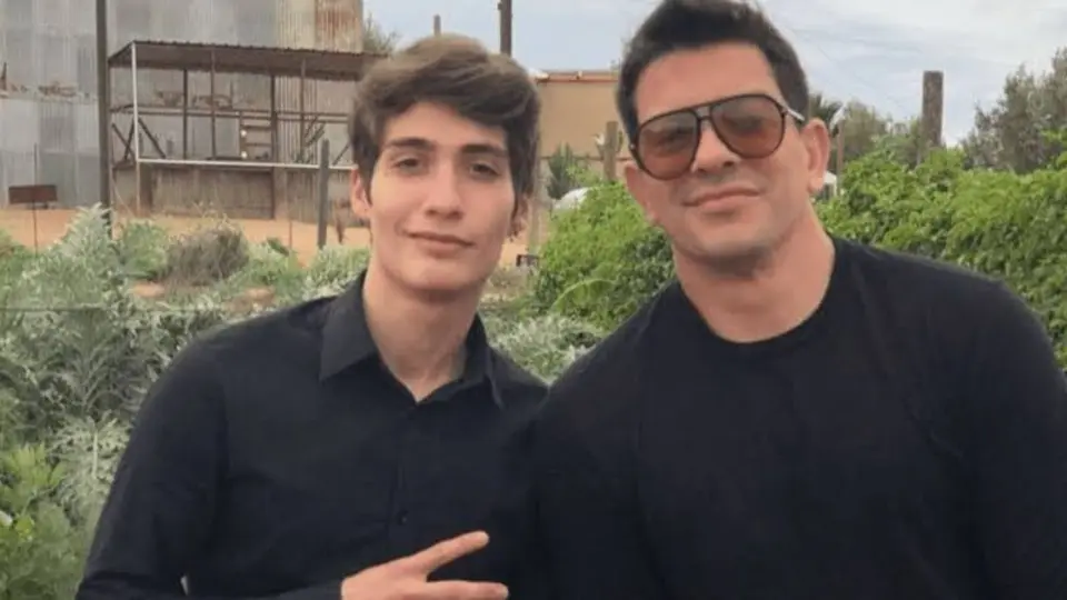 Yahir y su hijo Tristán. / RS