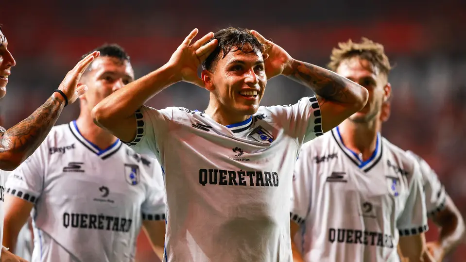 Mateo Coronel, en festejo de gol, con Querétaro | IMAGO7