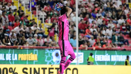 Luis Jiménez, portero del Necaxa, ofrece disculpas tras insultar a su afición; será multado