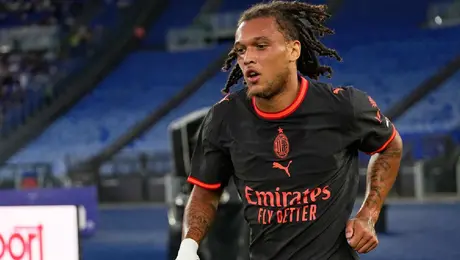 Milan le arruina el paso perfecto a la Lazio en un trepidante 2-2