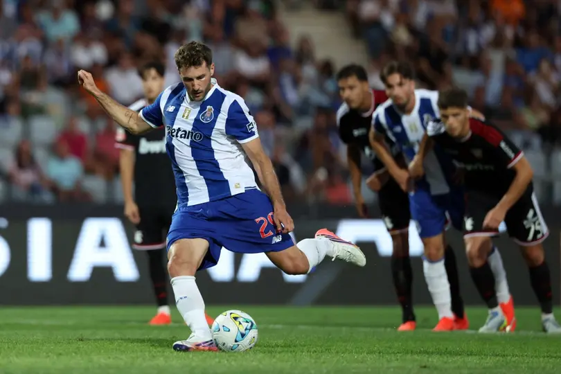 Santi Giménez con el Porto | AFP