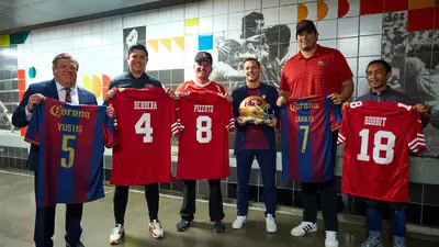 Atlante se pinta de rojo y oro: Miguel Herrera y el Hobbit conviven con los 49ers