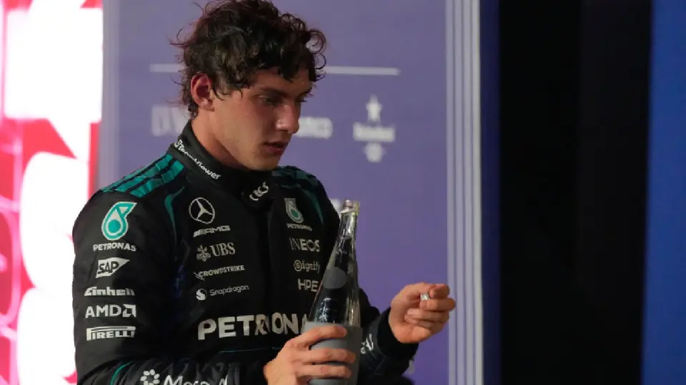 La divertida broma de Toto Wolff a Kimi Antonelli tras subir al podio