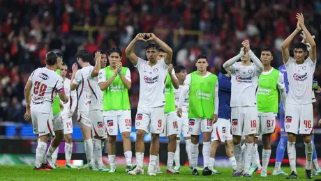 Chivas se atasca: Los tres partidos que explican la racha sin victorias de Gabriel de Milito