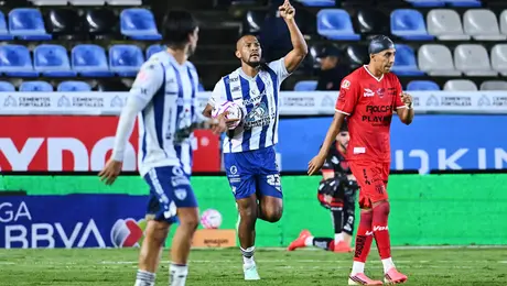¡Partidazo en el Hidalgo! Pachuca viene de atrás y le quita dos puntos al Necaxa