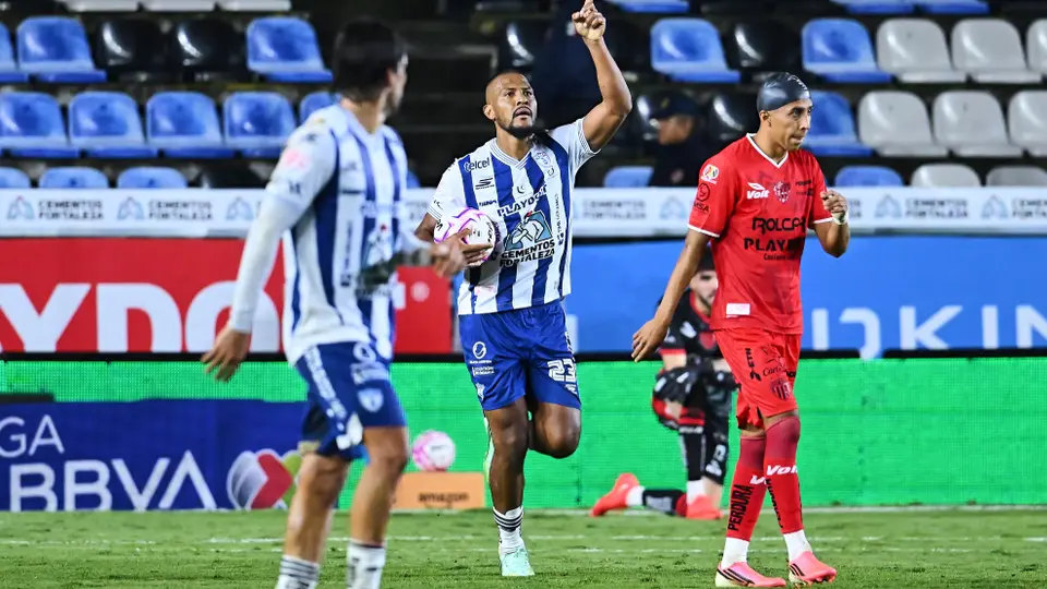 ¡Partidazo en el Hidalgo! Pachuca viene de atrás y le quita dos puntos al Necaxa
