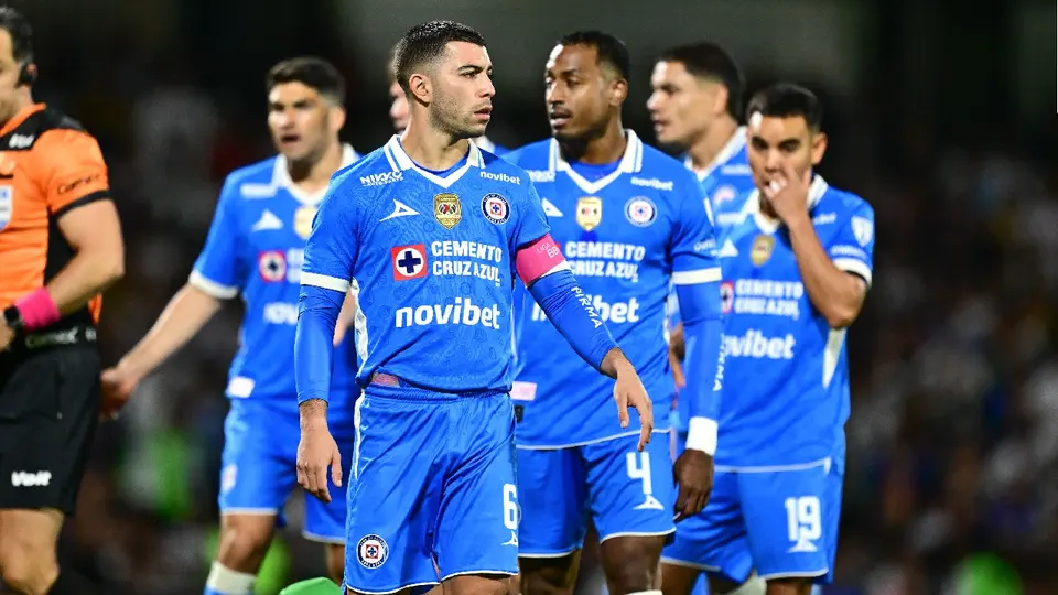 Jugadores de Cruz Azul en el partido de Jornada 11 ante Pumas | MEXSPORT