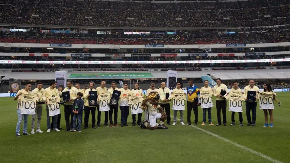 Exjugadores en celebración con América durante el centenario | MEXSPORT