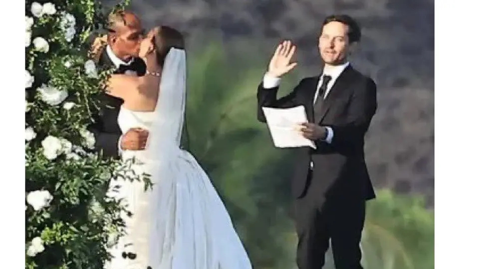 Tobey Maguire, el actor de Spider-Man, casa a su exesposa con su nueva pareja