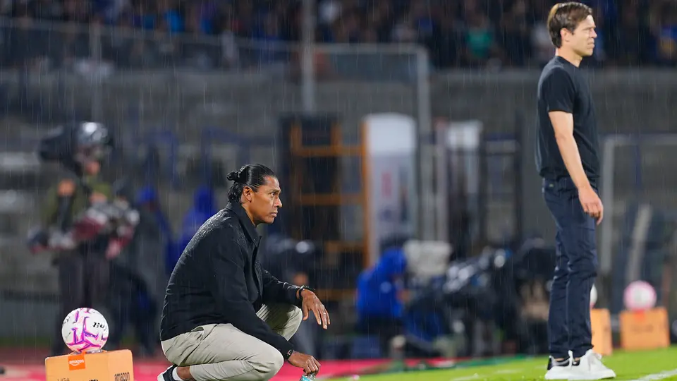 Joel huiqui y Estaban Solari observan el Pumas vs Cruz Azul | Imago7