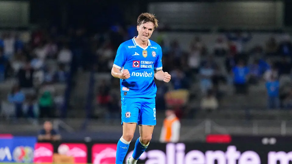 Agustín Palavecino, jugador de Cruz Azul, en festejo de gol ante Pumas | IMAGO7