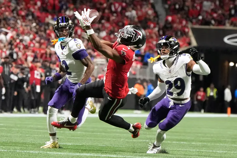 Ravens ganan ante Falcons 30-23 NFL l AP