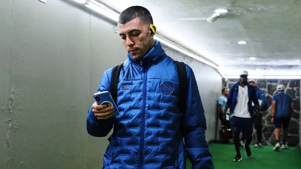 Jugadores del Cruz Azul abandonaron CU sin atención a la prensa tras empate ante Pumas