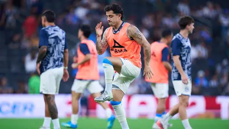 VIDEO: Alan Mozo llegó a Ciudad Universitaria con cánticos del Cruz Azul