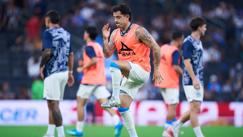 VIDEO: Alan Mozo llegó a Ciudad Universitaria con cánticos del Cruz Azul