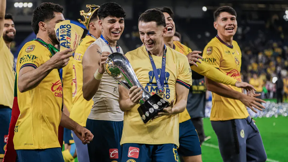 Los héroes del tricampeonato felicitan al América en su 110 aniversario