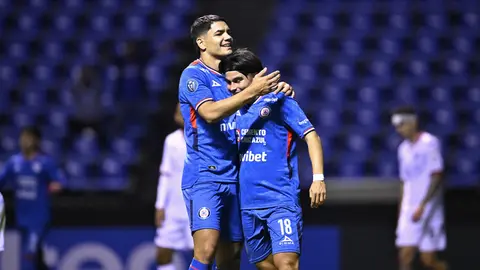 Toro Fernández felicita a Luka Romero por su gol ante Vancouver FC | MEXSPORT