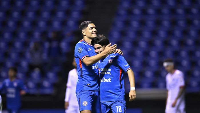 Toro Fernández felicita a Luka Romero por su gol ante Vancouver FC | MEXSPORT