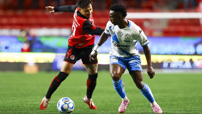 Domingo Blanco y Kevin Velasco en el partido de Tijuana contra Puebla en el Clausura 2026 | IMAGO 7