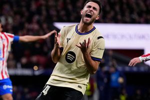 Eric García se lanzó en contra del arbitraje | AP