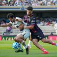 Pablo Benevendo y José Pachuca en disputa del balón en el partido entre Puebla y Pumas en la Jornada 6 del Apertura 2025 | IMAGO 7
