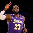 LeBron James, el jugador de más edad con un triple-doble en la historia de la NBA