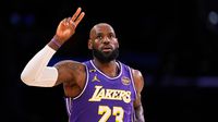 LeBron James, el jugador de más edad con un triple-doble en la historia de la NBA