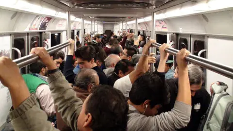 El incendio ocurrió dentro de uno de un vagón del Metro CDMX. / iStock