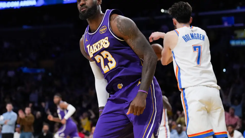 El 23 de los Lakers tuvo una participación muy importante ante los Mavs | AP