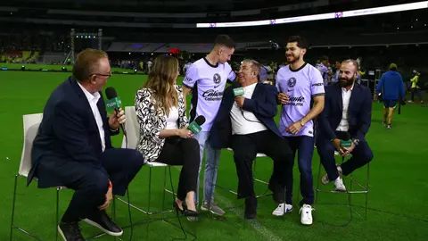 Reinoso con Álvaro Fidalgo y Henry Martín | MexSport