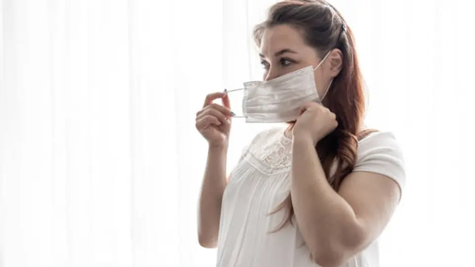 Durante el brote, las embarazadas deben extremar precauciones para evitar la exposición al virus. / iStock