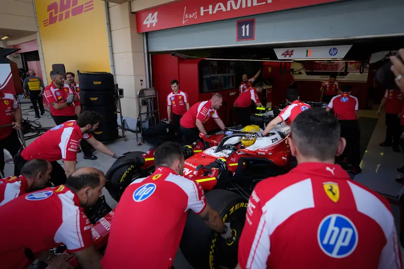 Equipo de Ferrari en la pretemporada de la F1 | AP