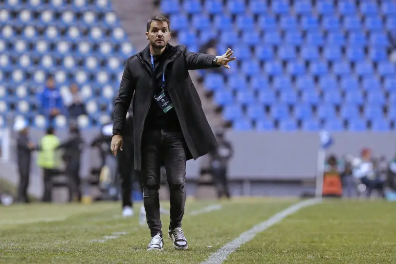 Nicolás Larcamón durante el partido ante Vancouver FC en la Copa de Campeones Concacaf | IMAGO 7