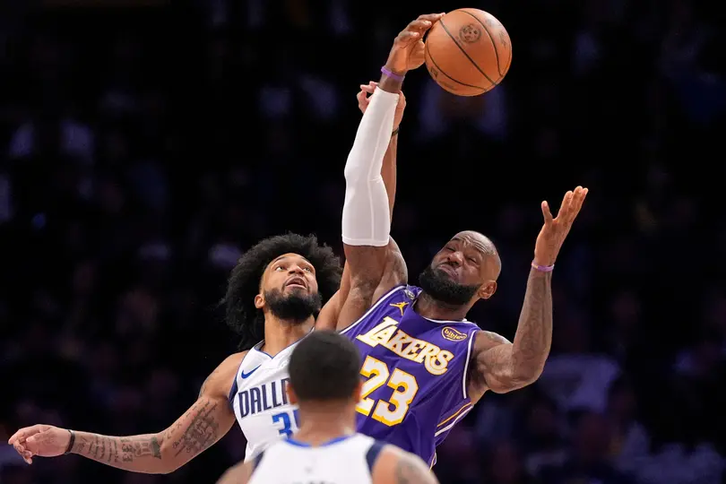 LeBron se llevó la ovación del público en el recinto | AP