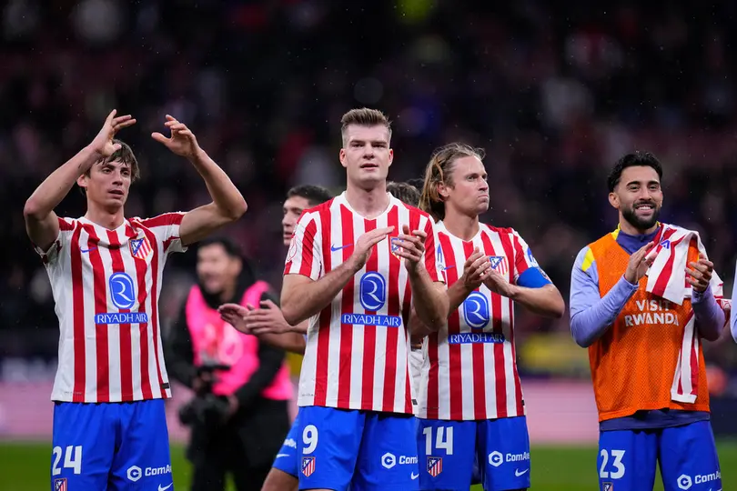 Jugadores de Atlético de Madrid celebran tras goleada contra Barcelona | AP