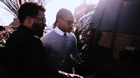 Stefon Diggs saliendo de juicio | AP