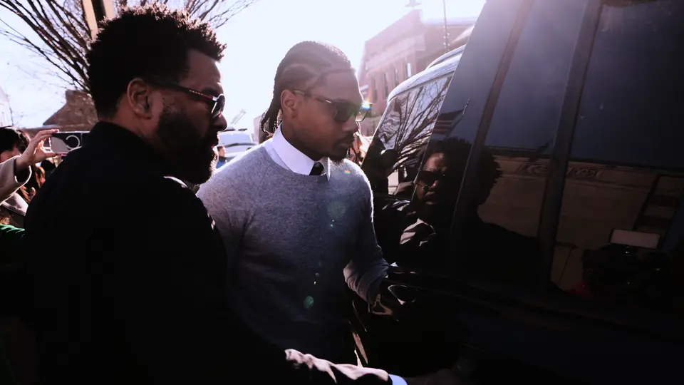 Stefon Diggs saliendo de juicio | AP