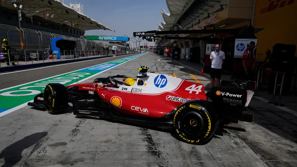 Hamilton en el Circuito Internacional de Bahréin en la pretemporada de 2026 | AP