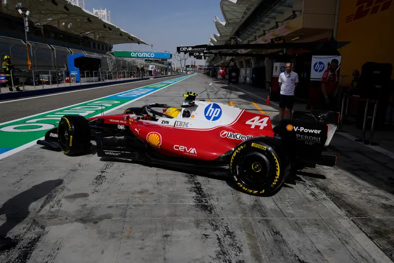 Hamilton en el Circuito Internacional de Bahréin en la pretemporada de 2026 | AP